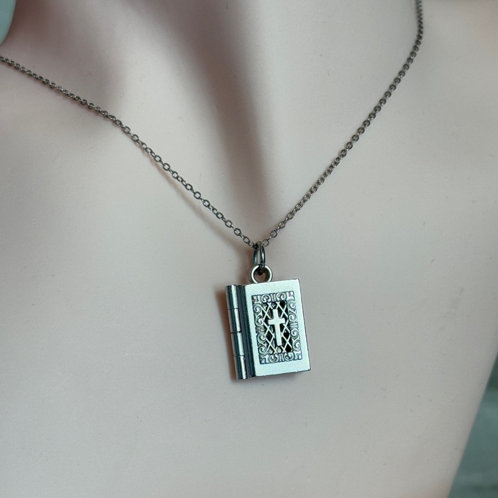 S925 Silver Book Pendant Necklace ⚜️